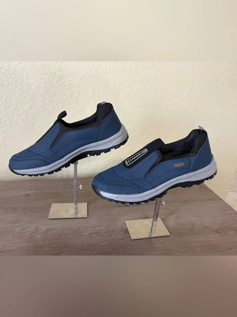 Men’s Blue Outdoor Slip-On Walking Hiking Shoes EU 46 US 13 NWT Comfort